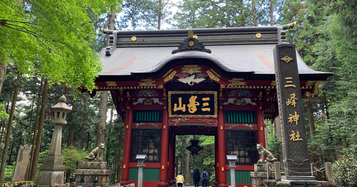 三峯神社楼門